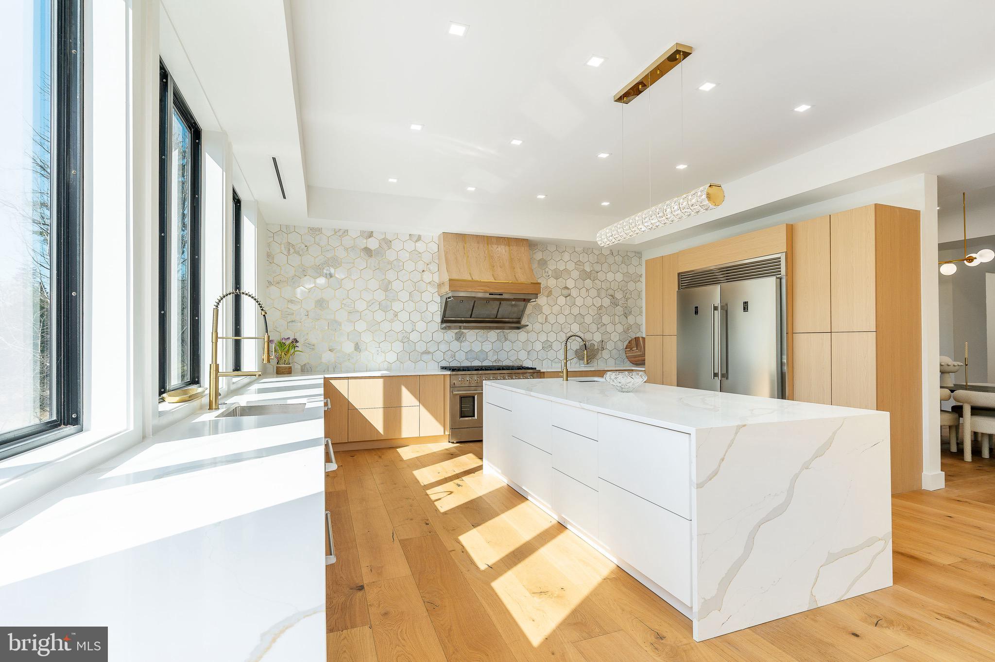 CHESTNUT HILL - Residential