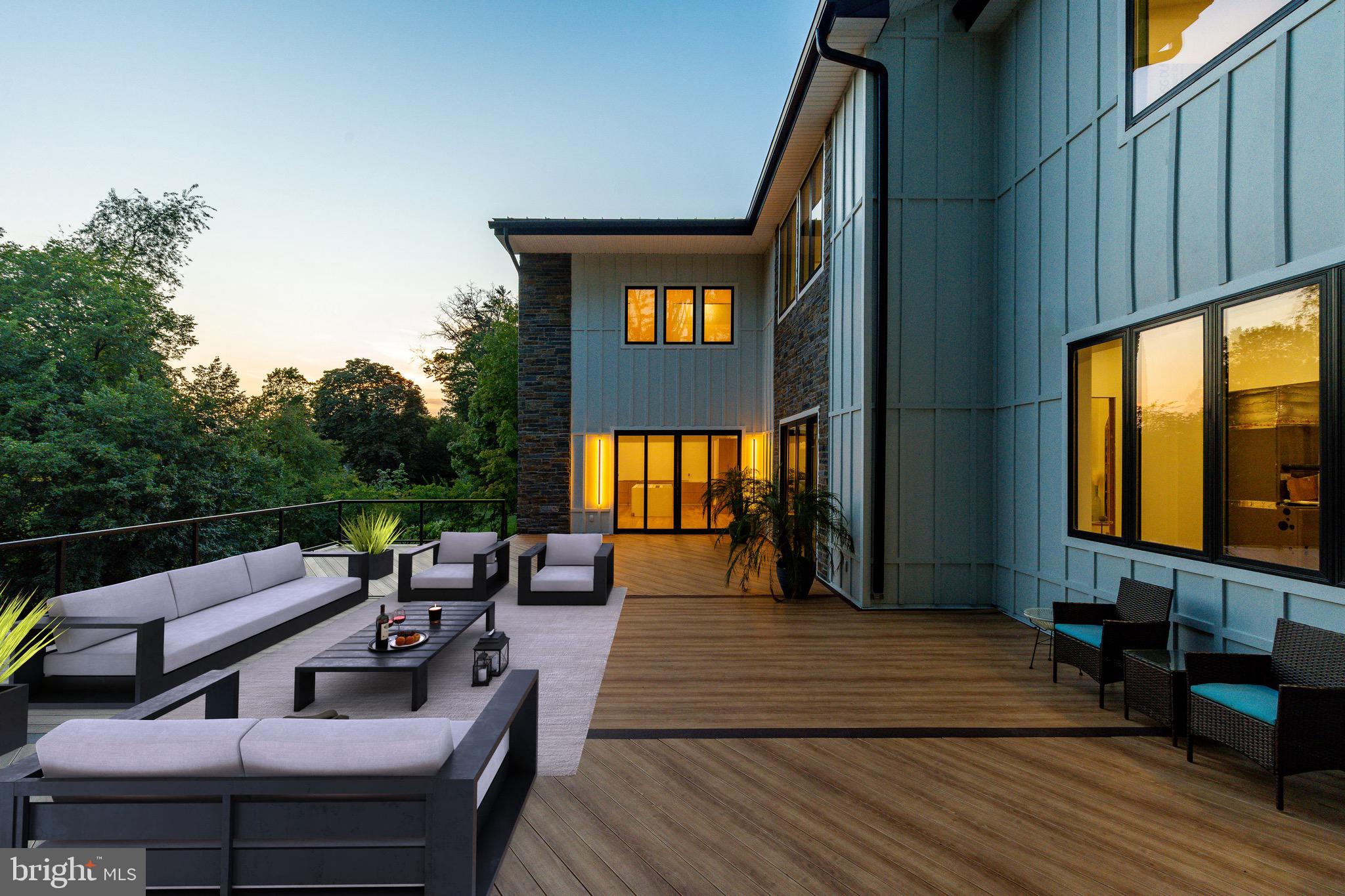 CHESTNUT HILL - Residential