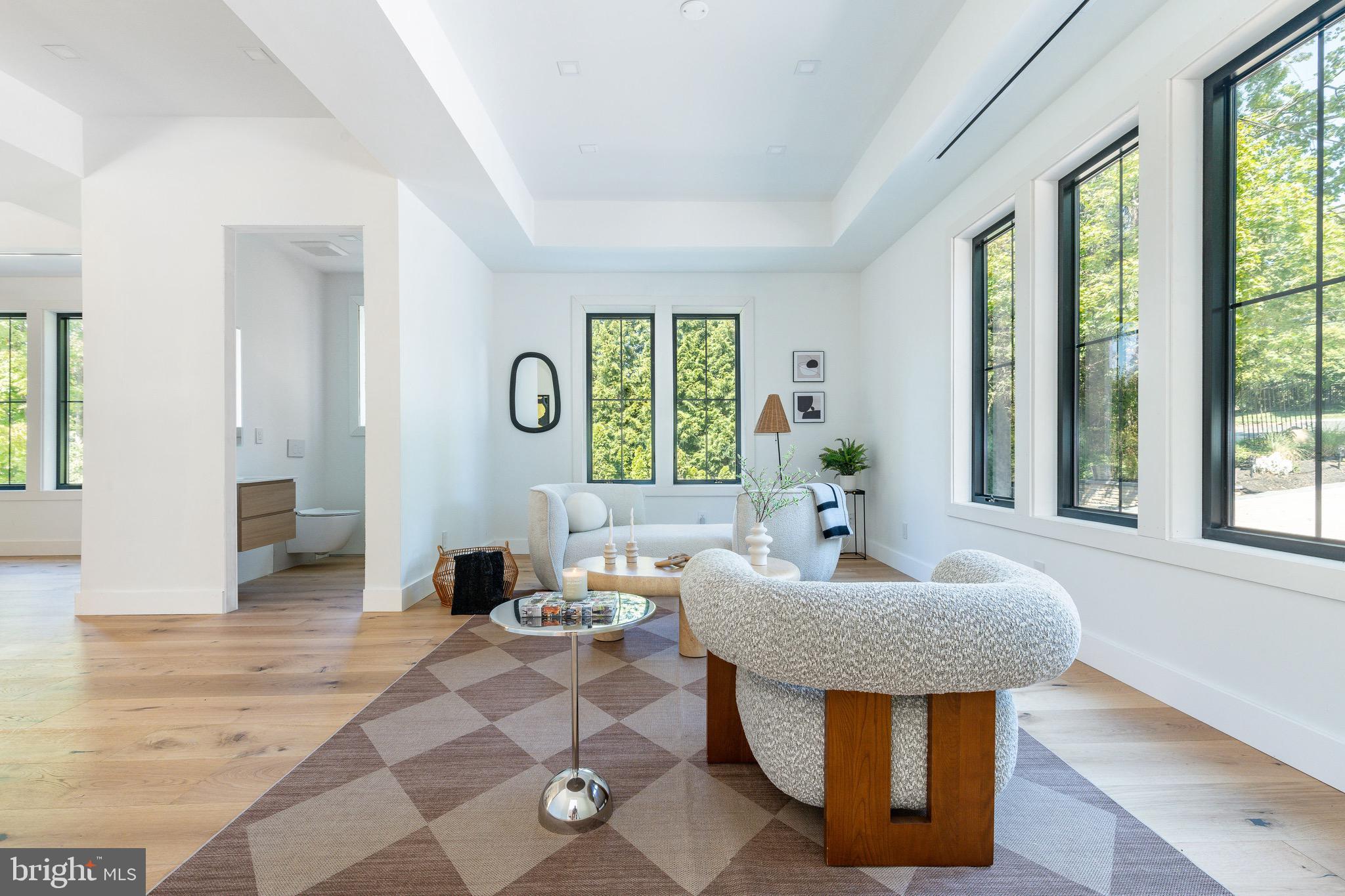 CHESTNUT HILL - Residential