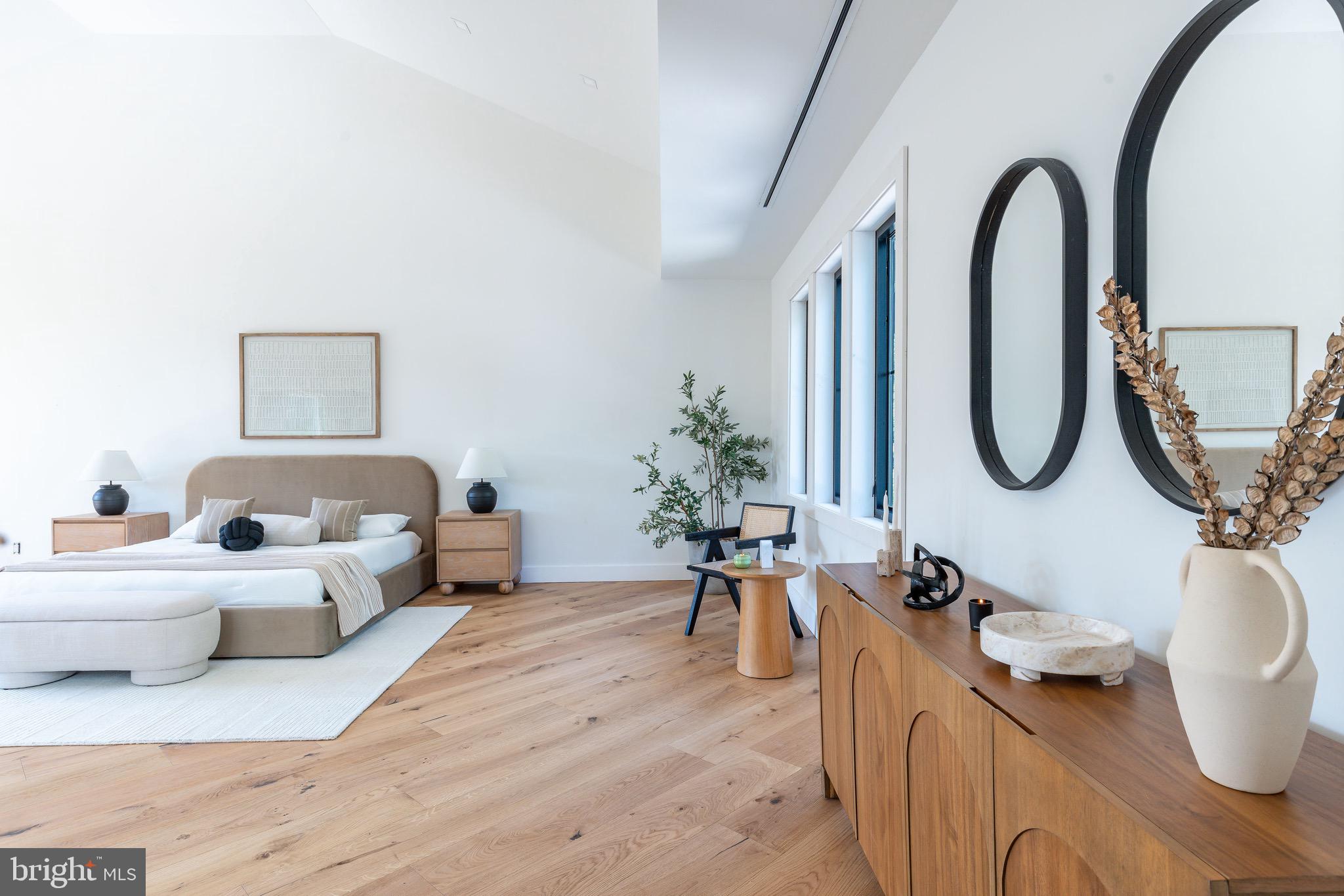 CHESTNUT HILL - Residential