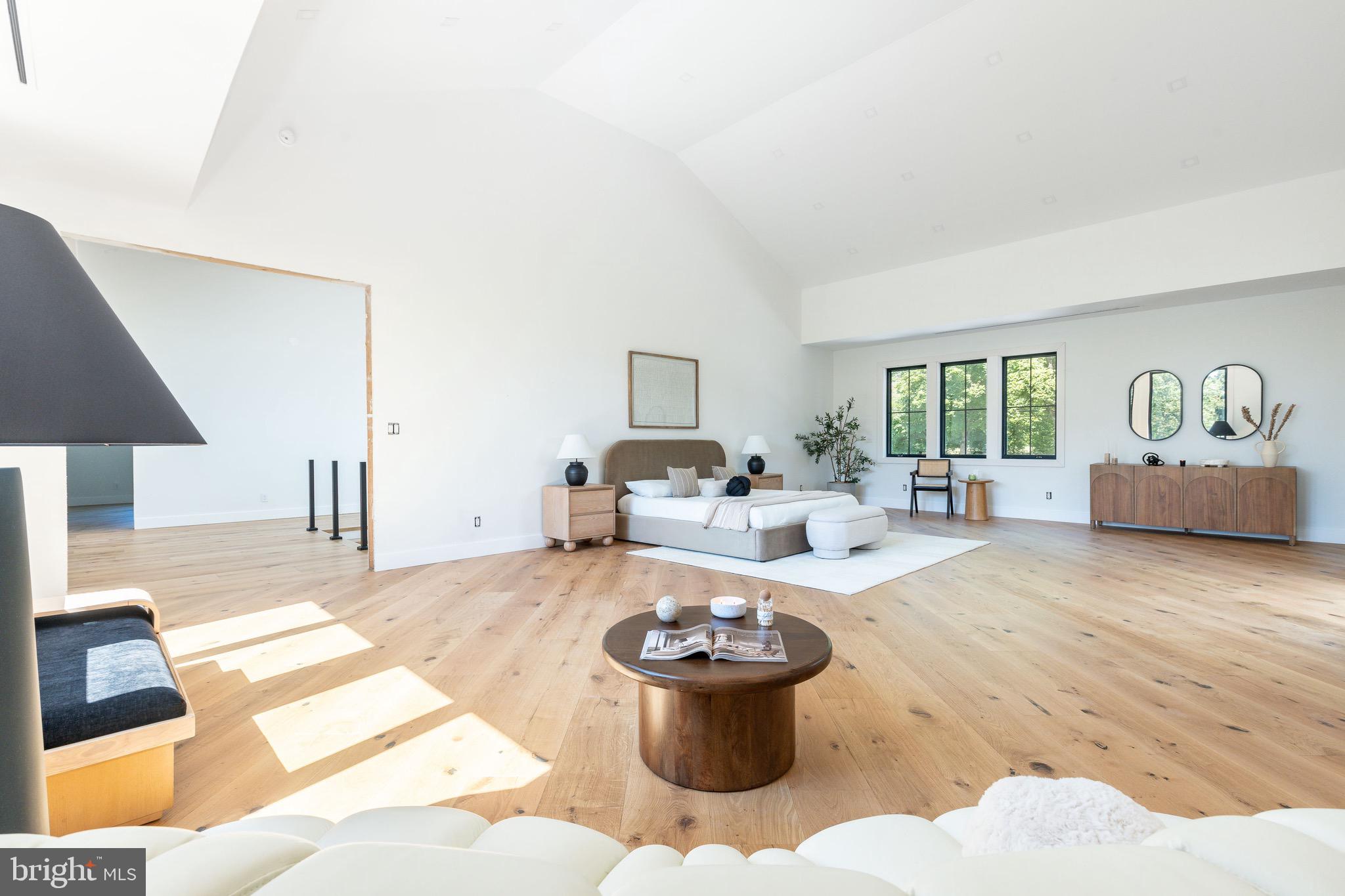 CHESTNUT HILL - Residential