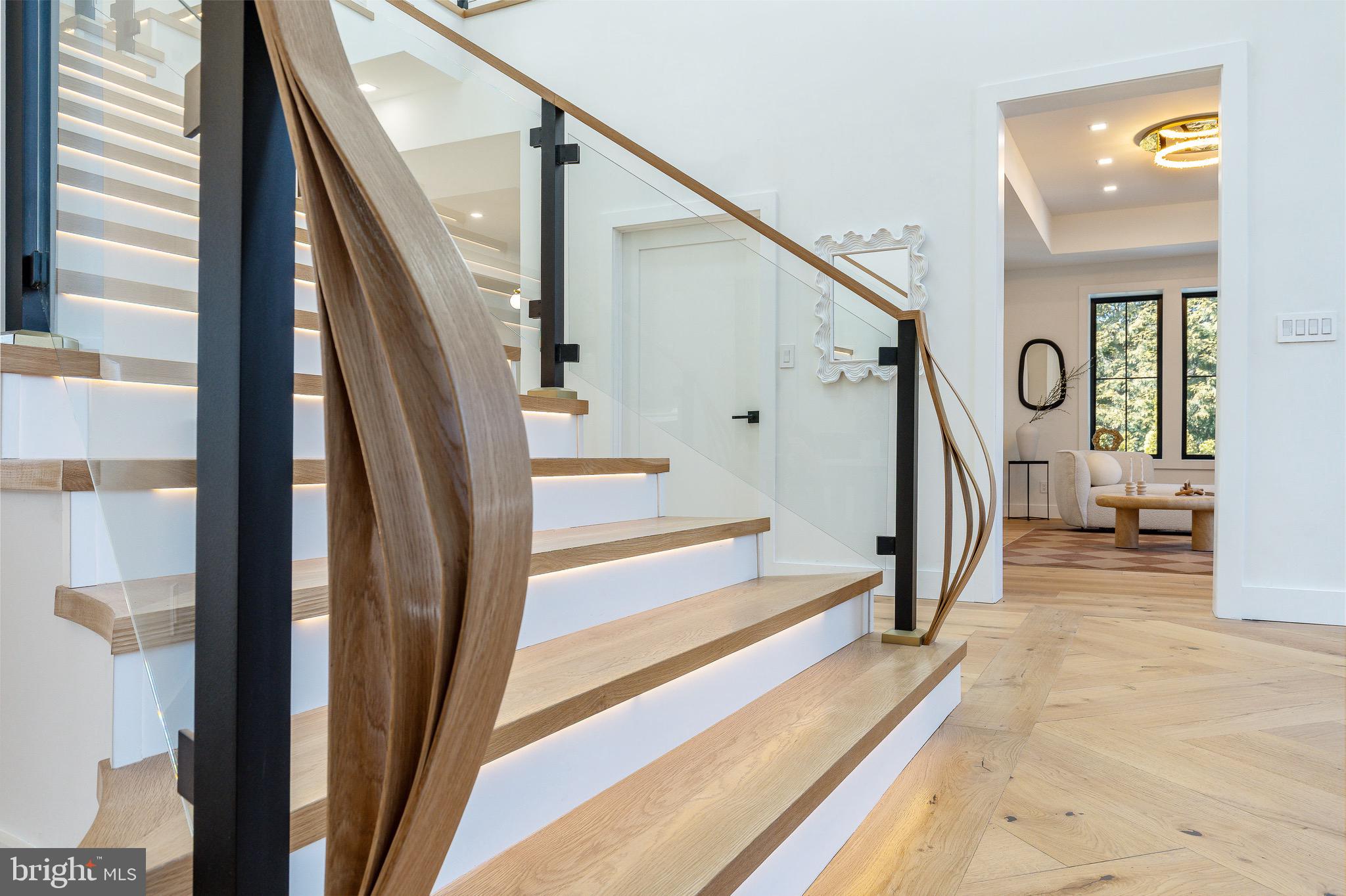 CHESTNUT HILL - Residential