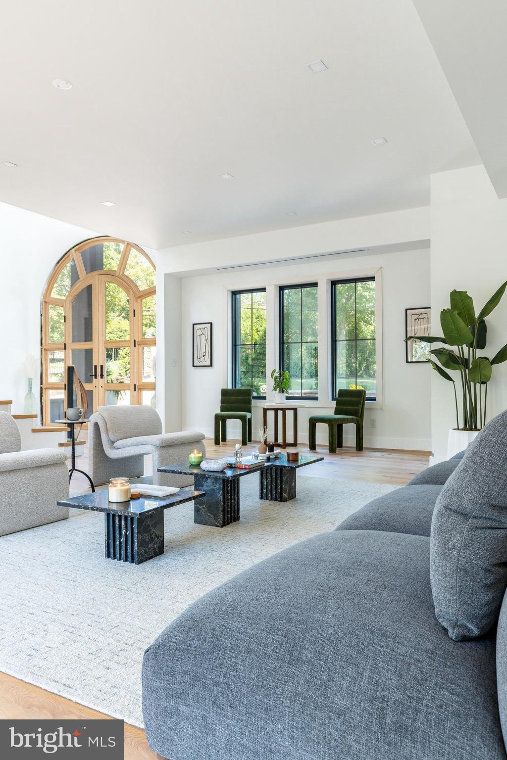 CHESTNUT HILL - Residential