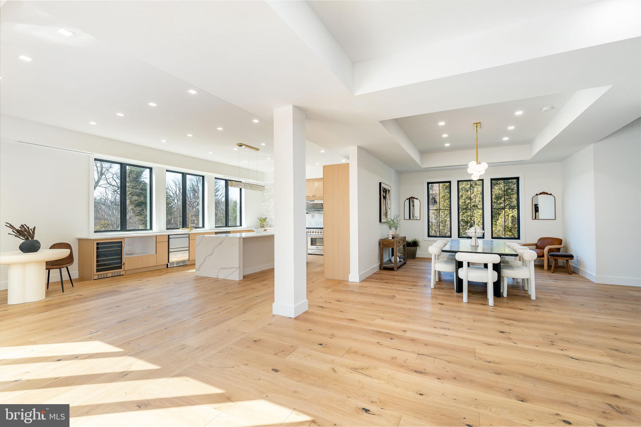 CHESTNUT HILL - Residential