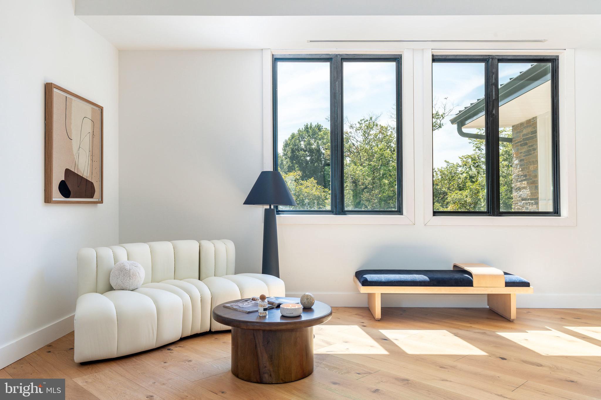 CHESTNUT HILL - Residential