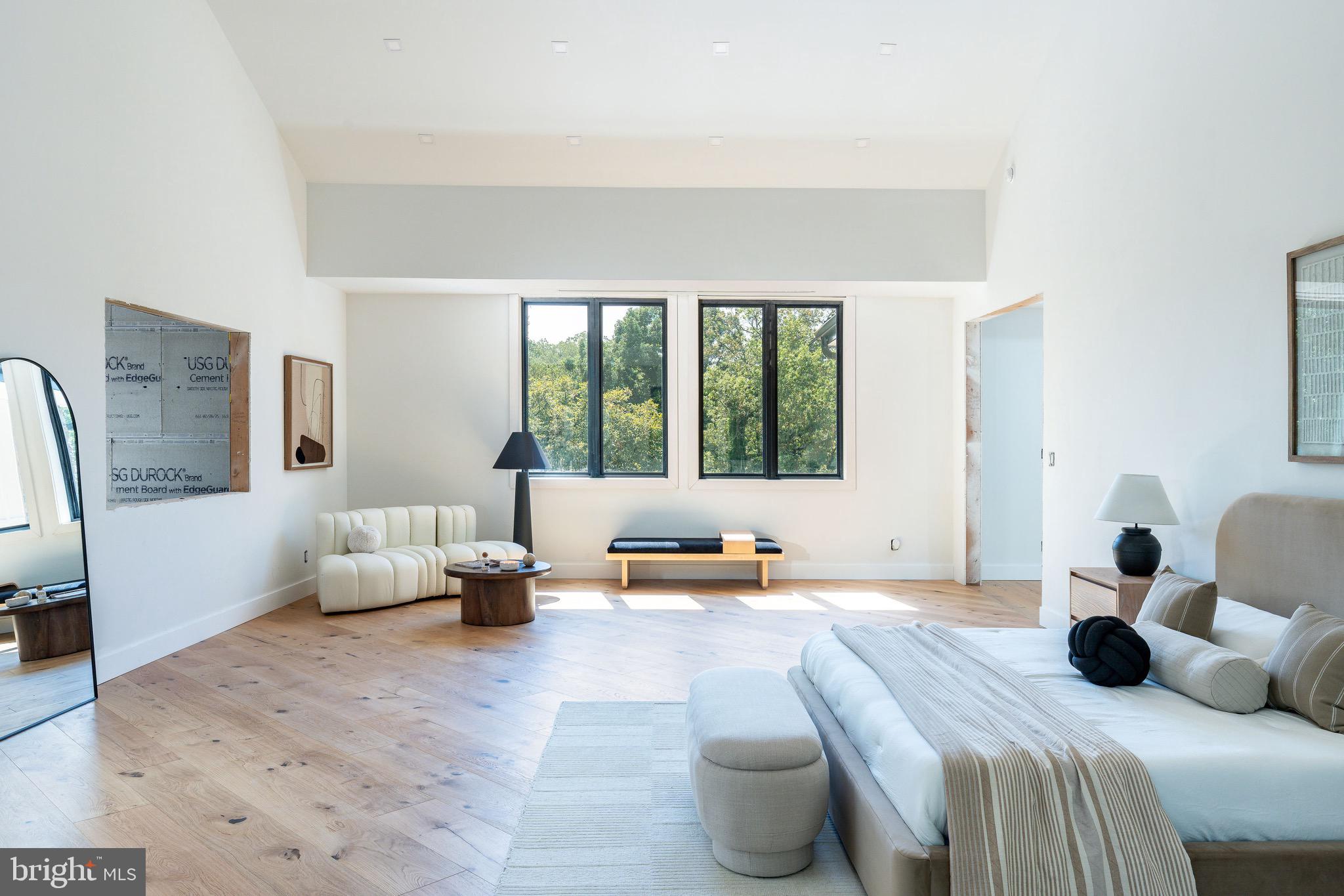 CHESTNUT HILL - Residential