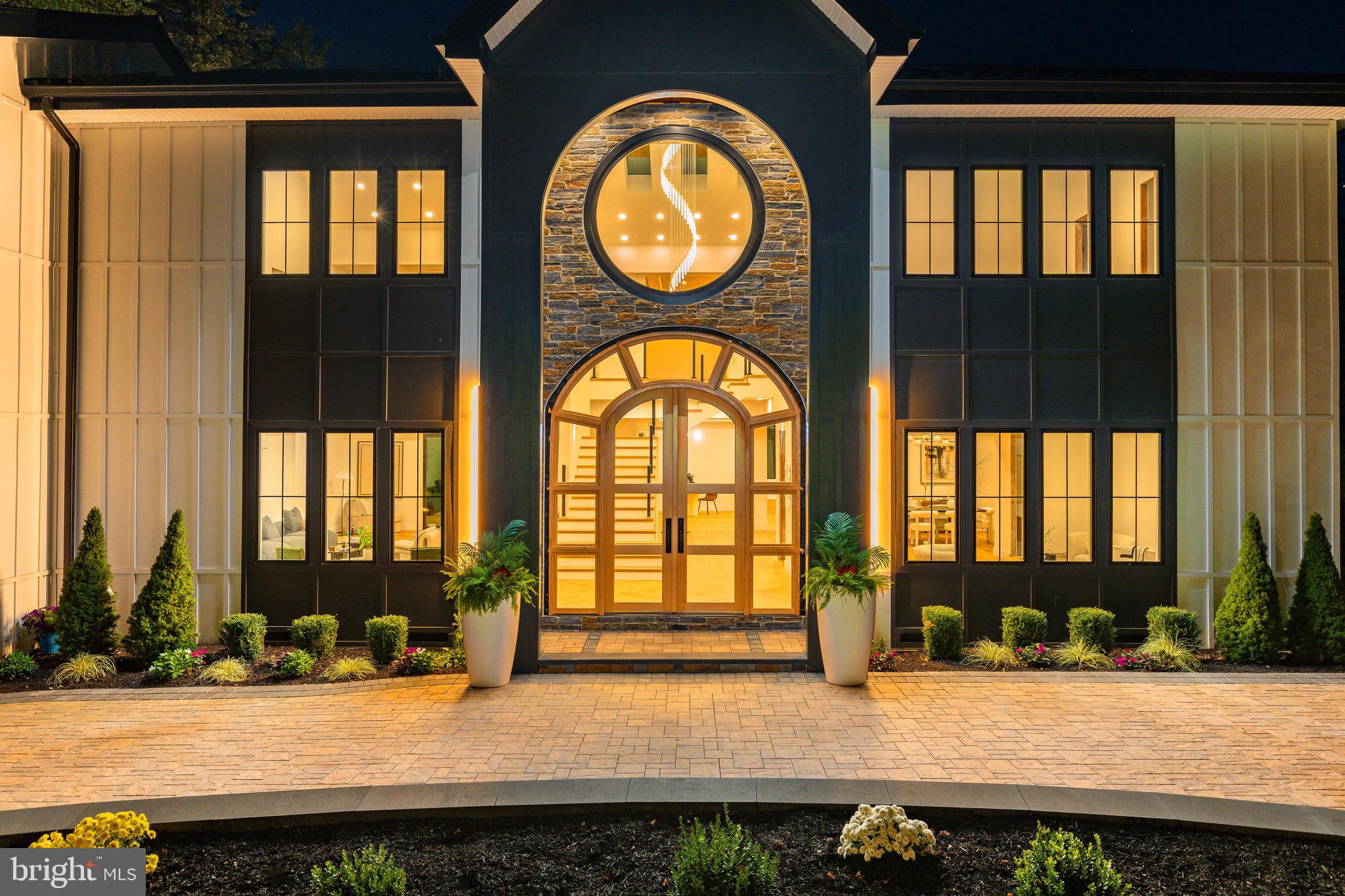 CHESTNUT HILL - Residential