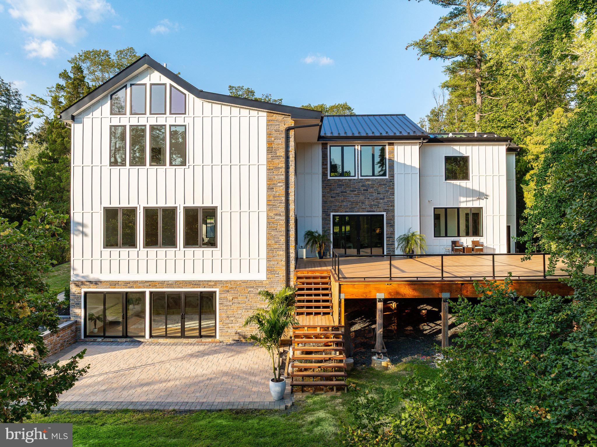 CHESTNUT HILL - Residential