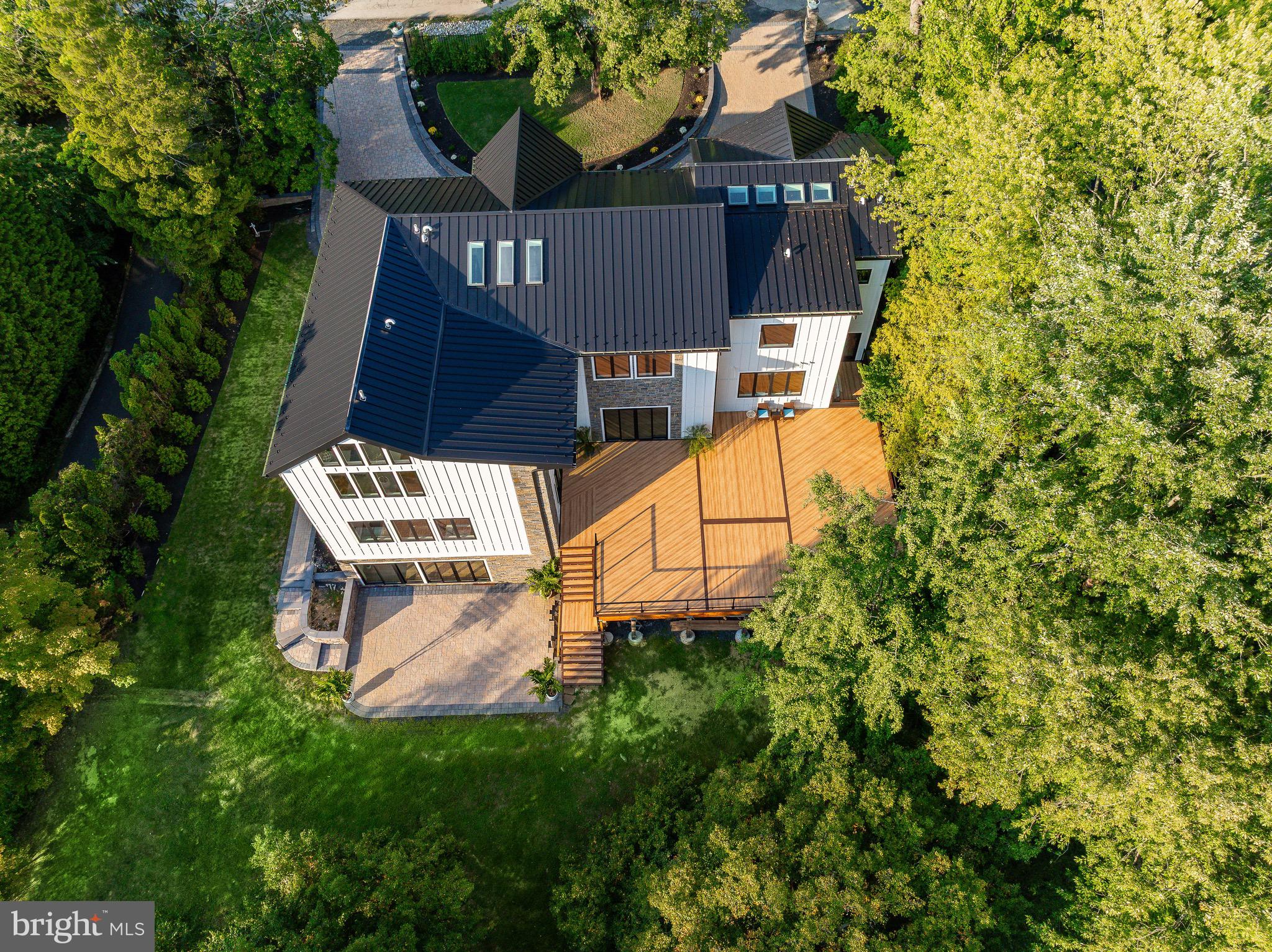 CHESTNUT HILL - Residential