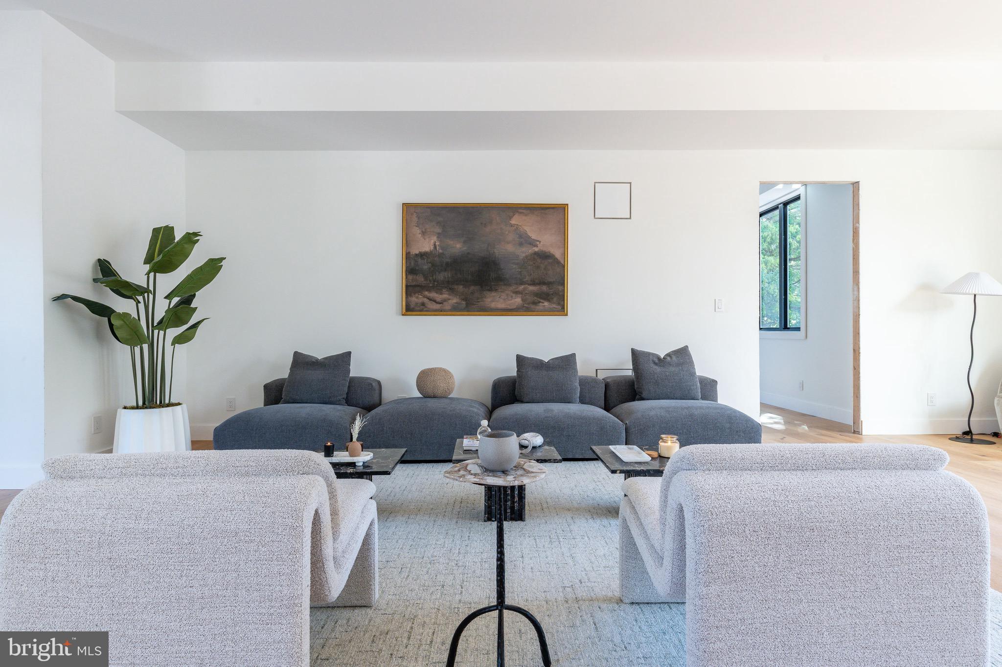 CHESTNUT HILL - Residential