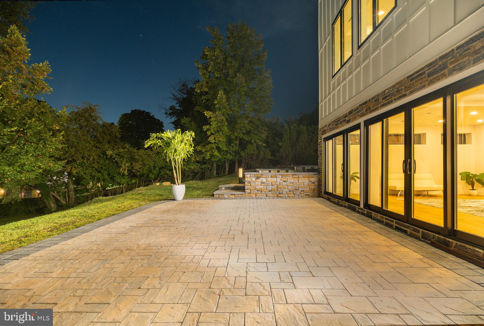 CHESTNUT HILL - Residential