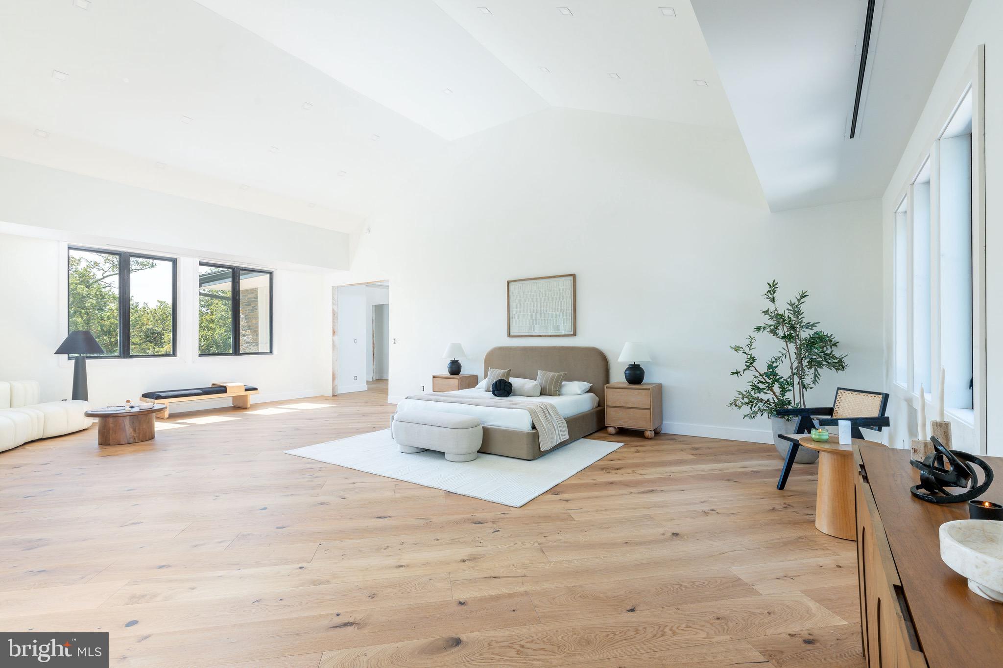 CHESTNUT HILL - Residential