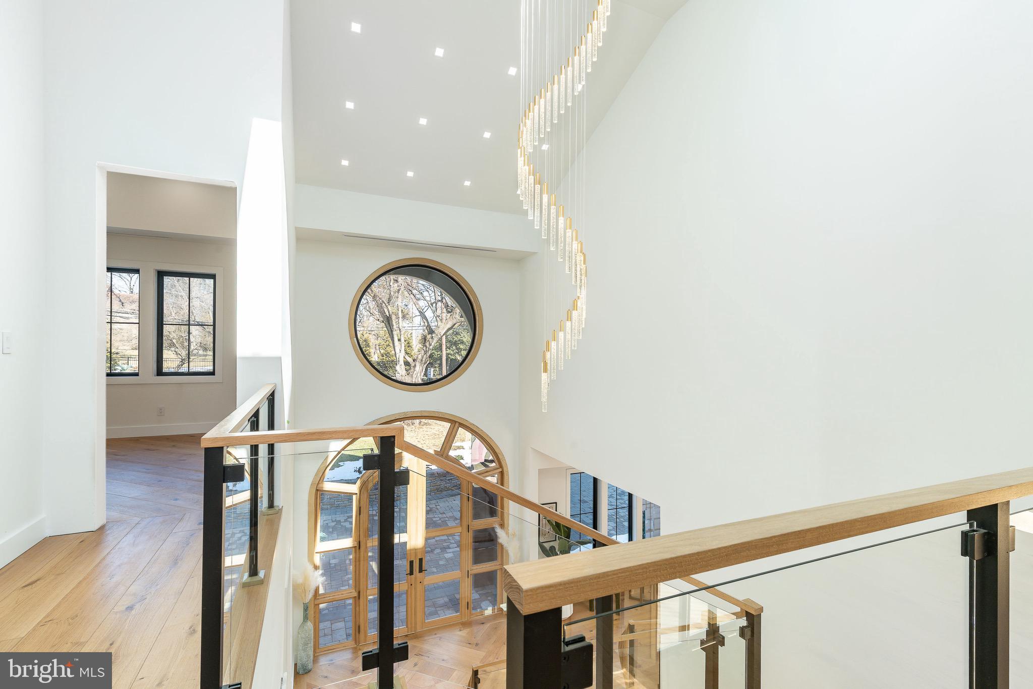 CHESTNUT HILL - Residential