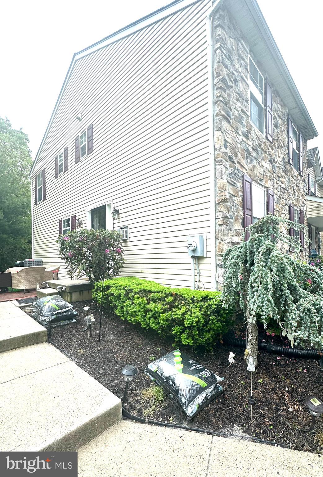 39 NORMANS FORD DR