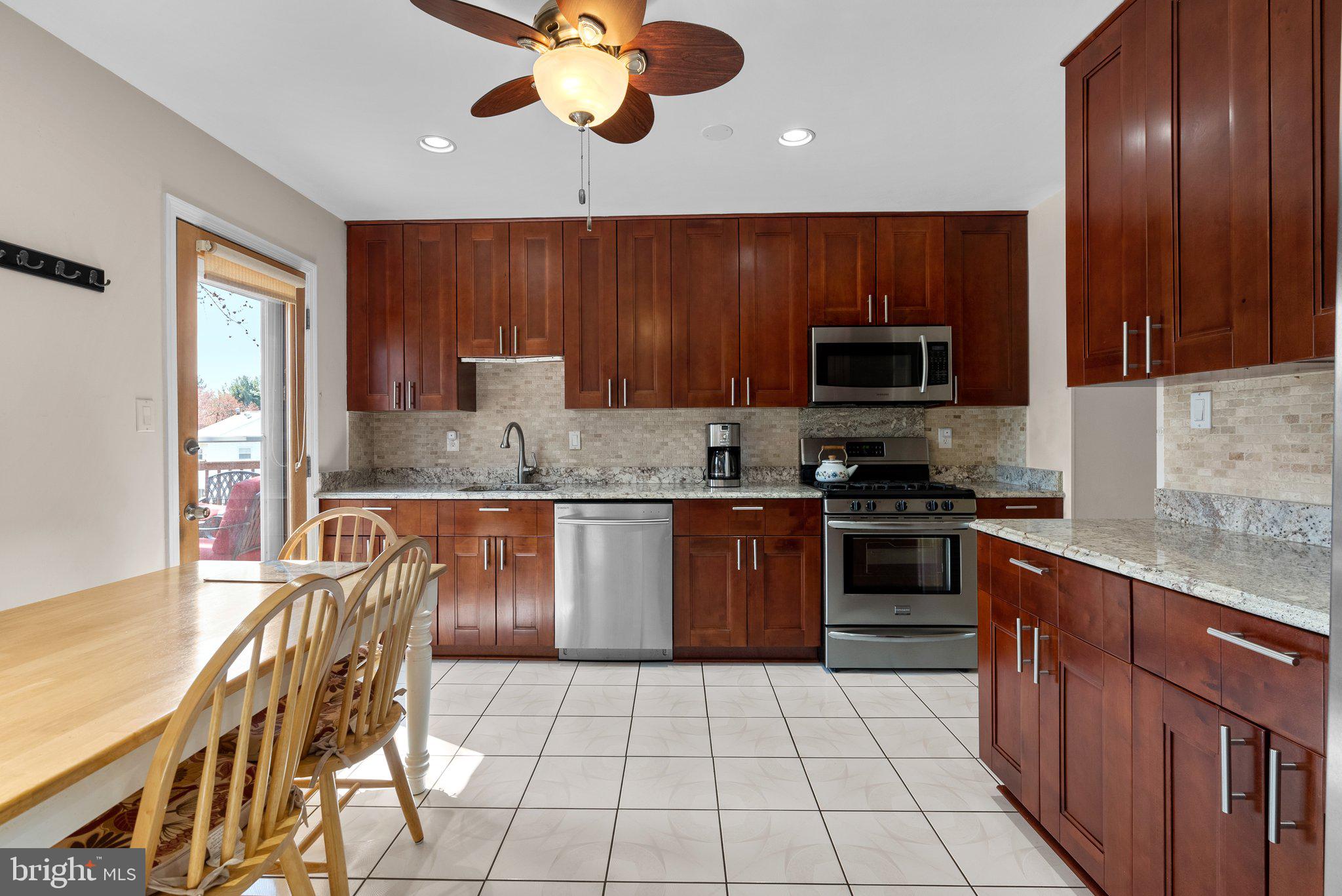 BROOKEVILLE KNOLLS - Residential