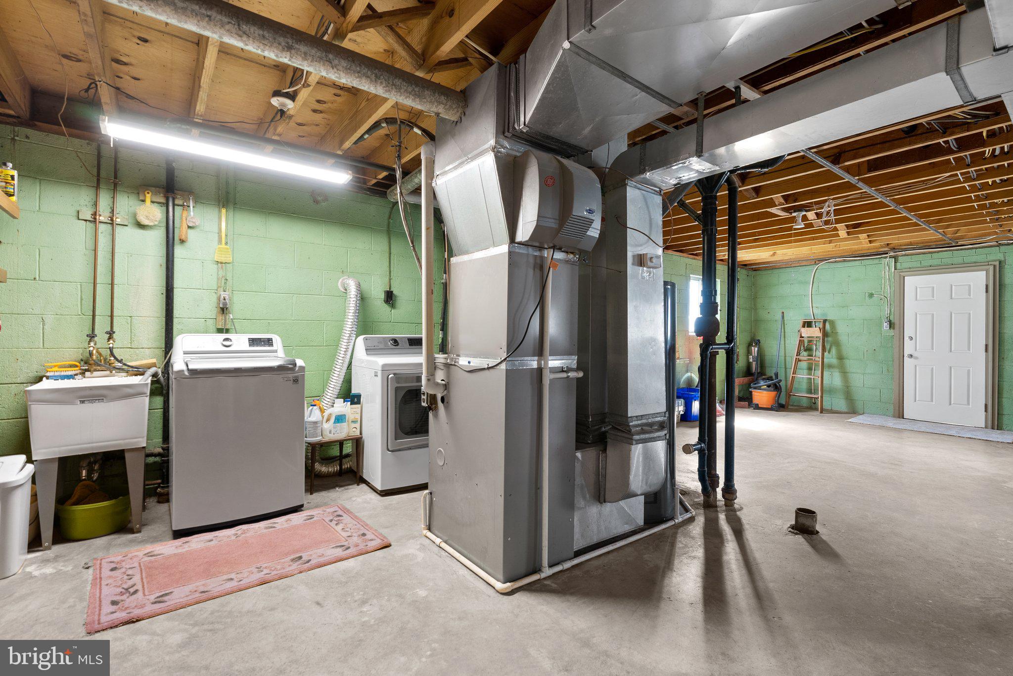 BROOKEVILLE KNOLLS - Residential