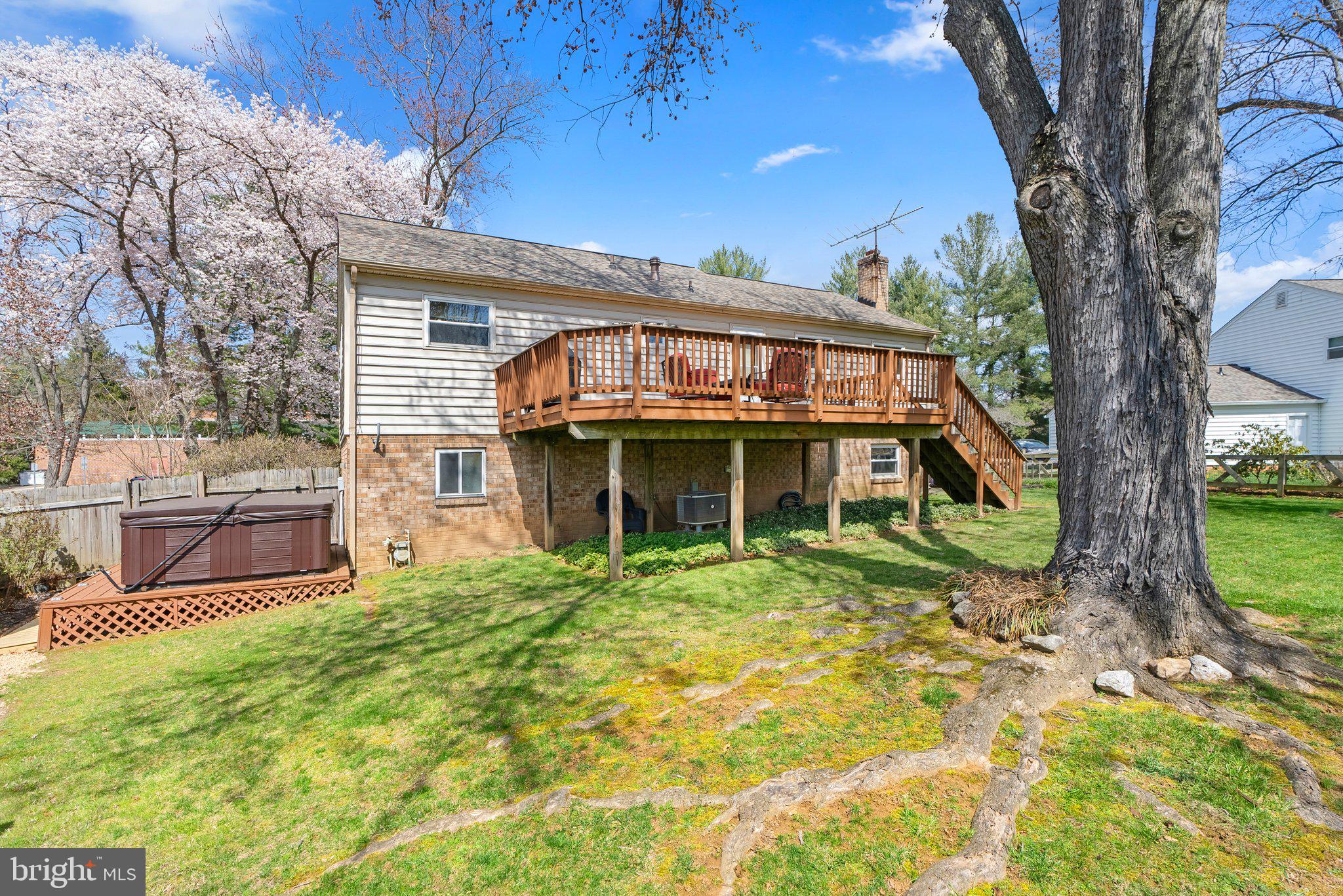 BROOKEVILLE KNOLLS - Residential