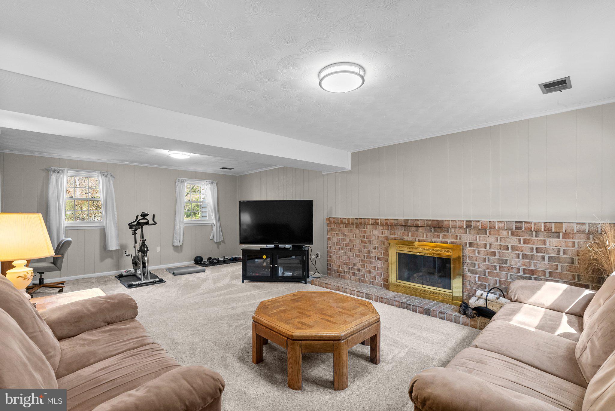 BROOKEVILLE KNOLLS - Residential