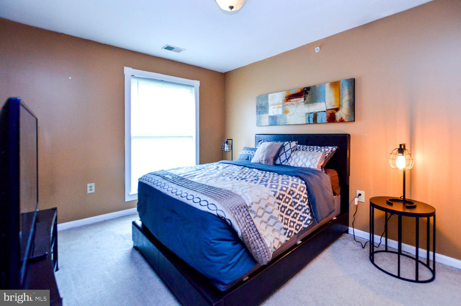 RUSSETT - Residential