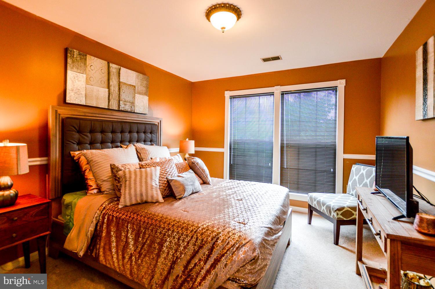 RUSSETT - Residential