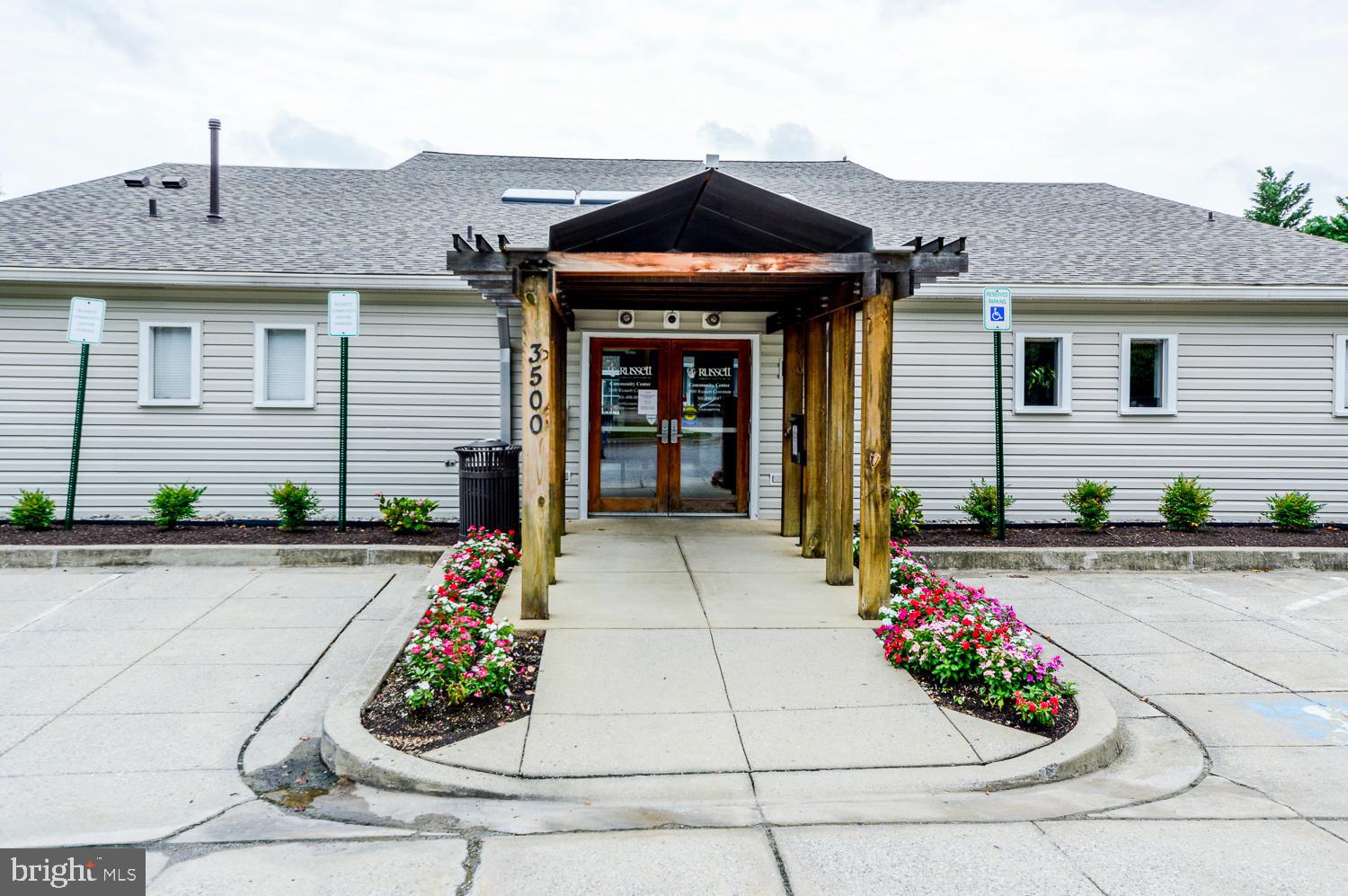 RUSSETT - Residential