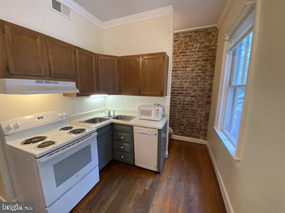 FREDERICKSBURG - Residential Lease
