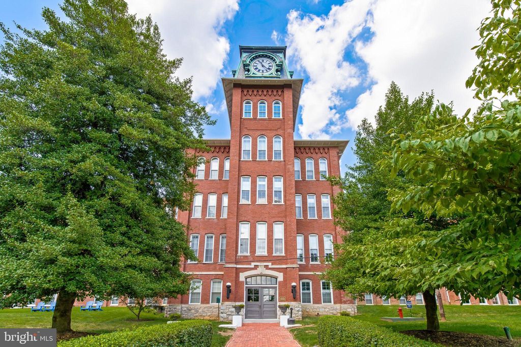 Photo of 917 COLUMBIA AVE #434, LANCASTER, PA 17603 (MLS # PALA2037382)