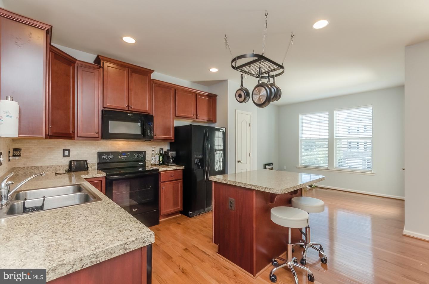 RIVERSIDE VILLAGES - Residential