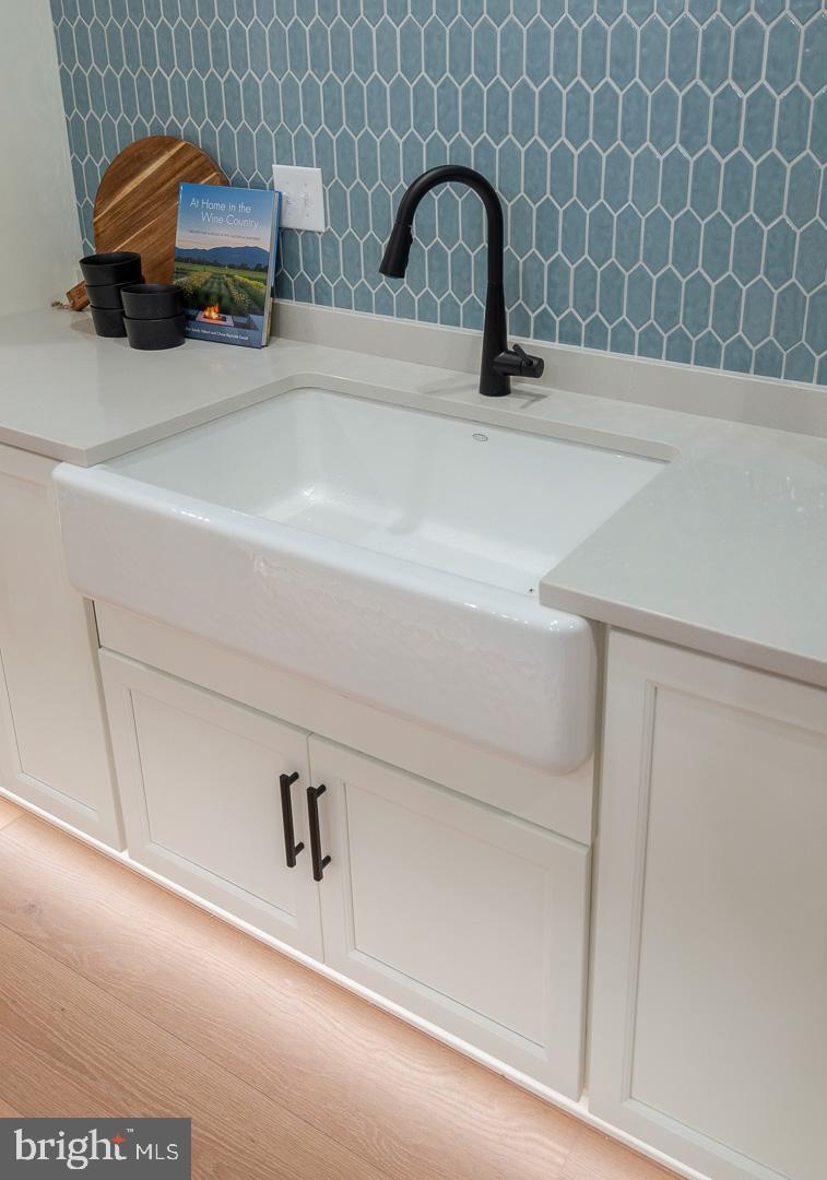 STRAWBERRY HILLS - Residential