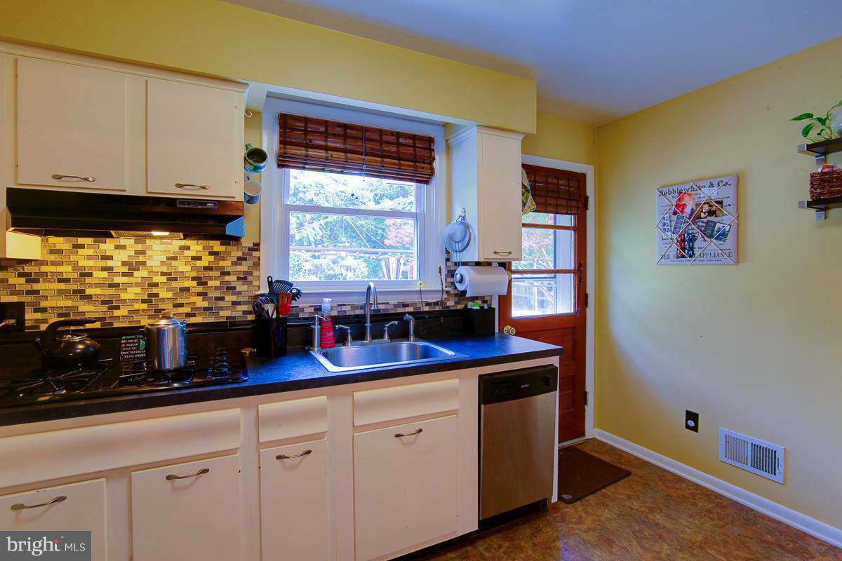 LAURAVILLE HISTORIC DISTRICT - Residential Lease