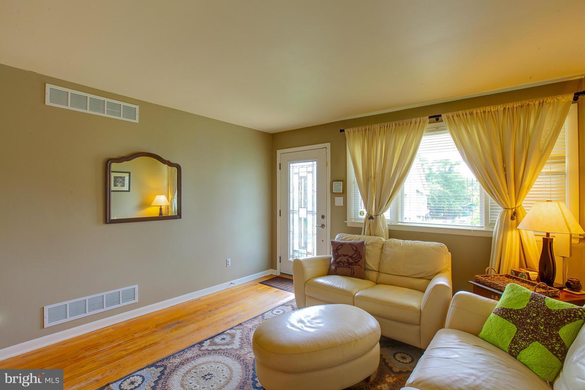 LAURAVILLE HISTORIC DISTRICT - Residential Lease