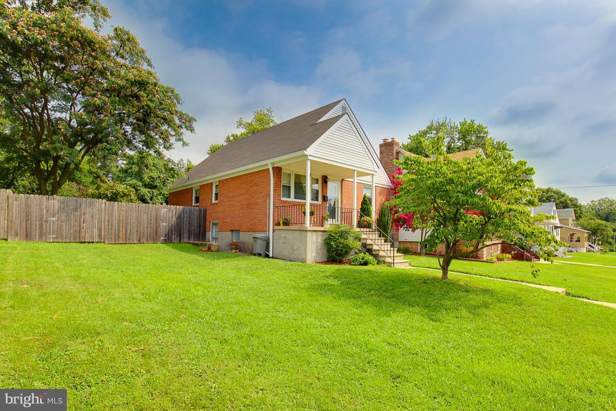 LAURAVILLE HISTORIC DISTRICT - Residential Lease