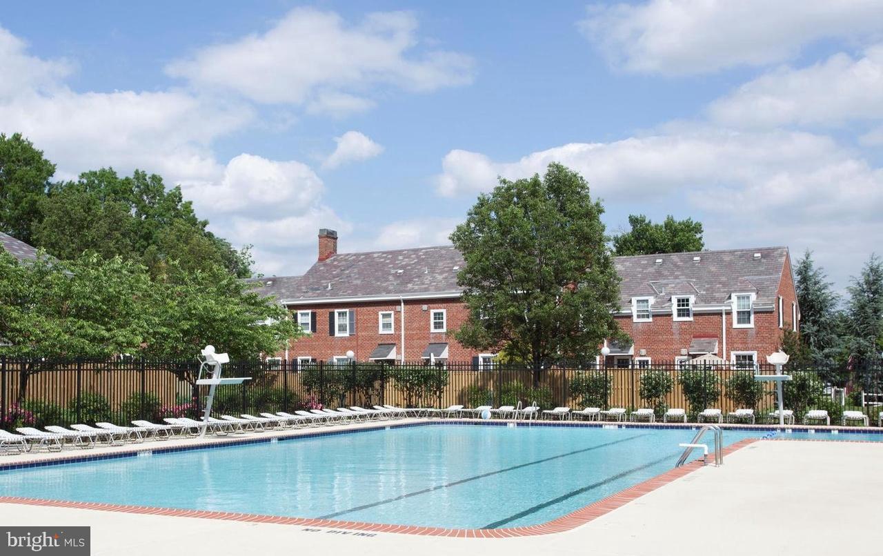 FAIRLINGTON MEADOWS - Residential