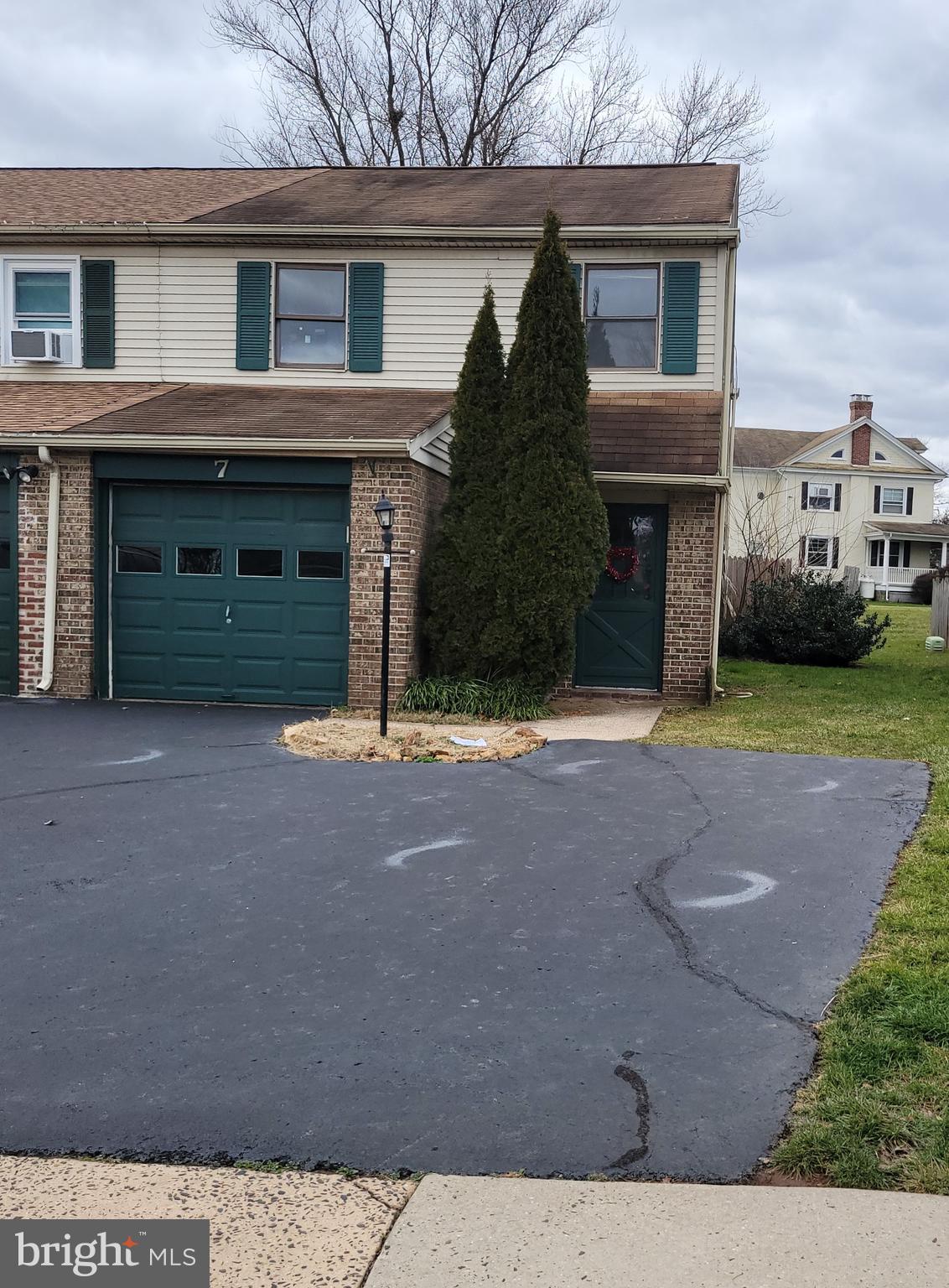 ORCHARD COURTS - Residential