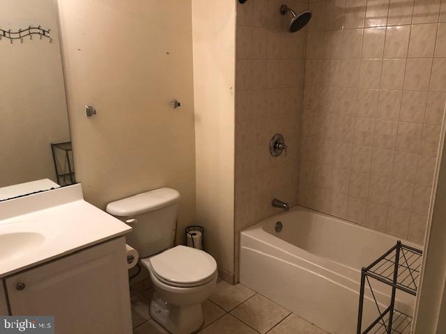 LEE'S PARKE - Residential Lease