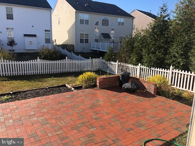 LEE'S PARKE - Residential Lease