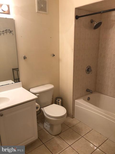 LEE'S PARKE - Residential Lease