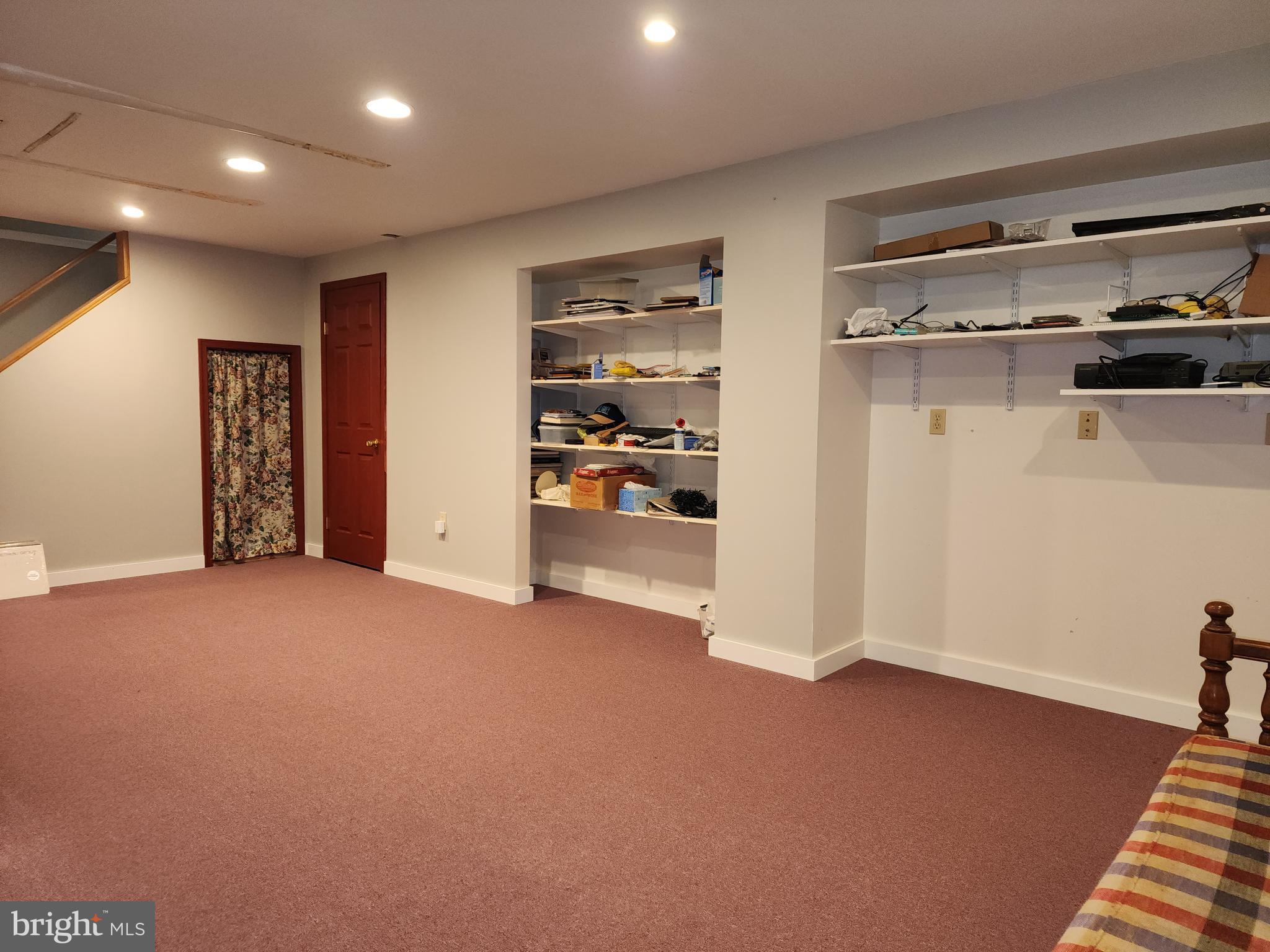 SPRINGFORD MANOR - Residential