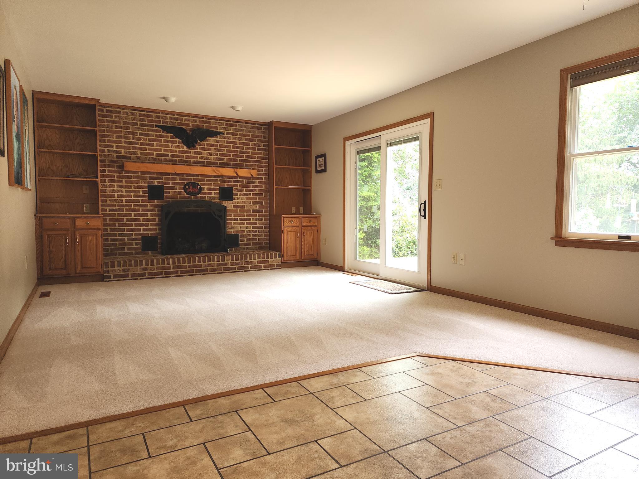 SPRINGFORD MANOR - Residential