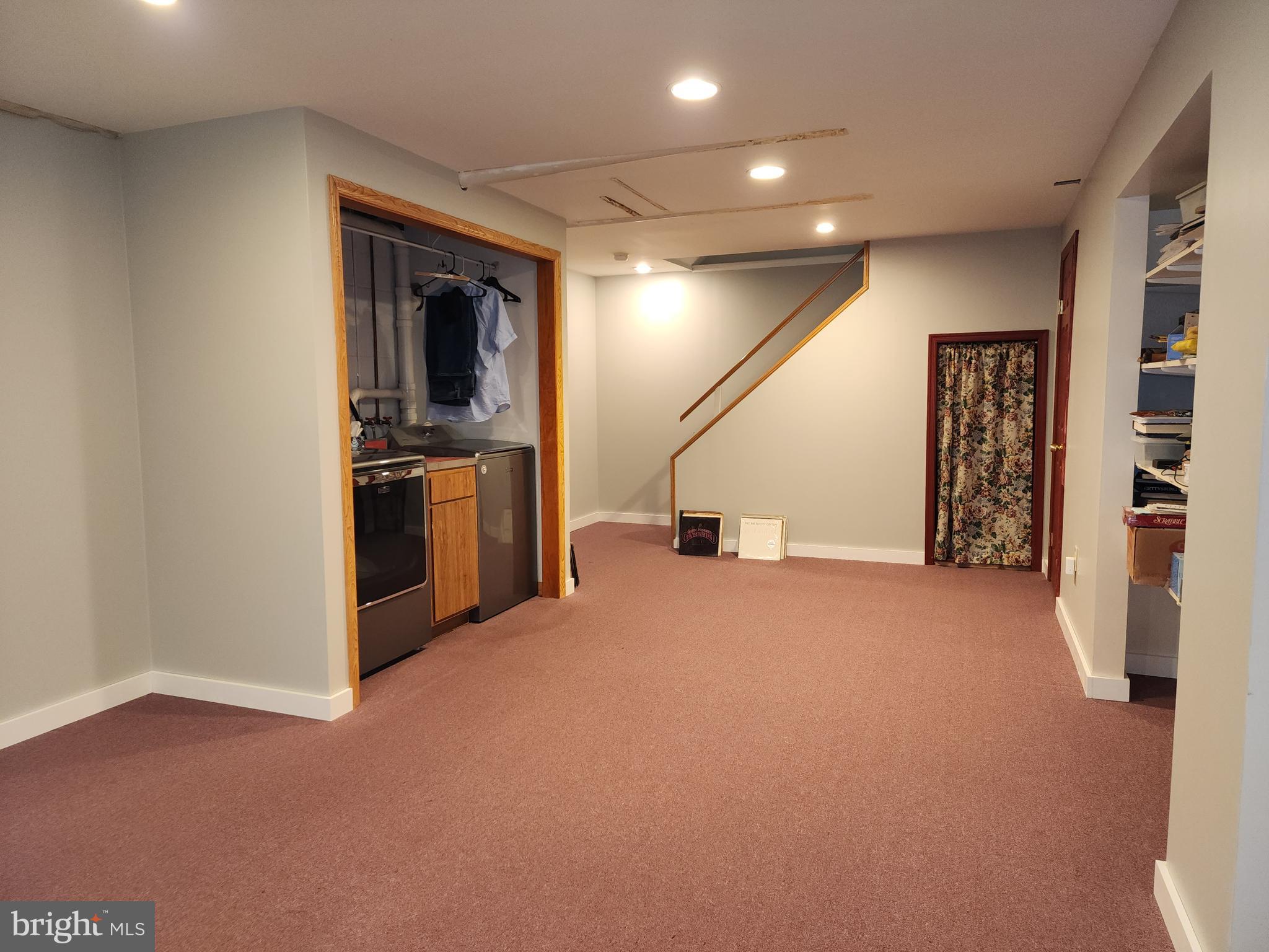 SPRINGFORD MANOR - Residential