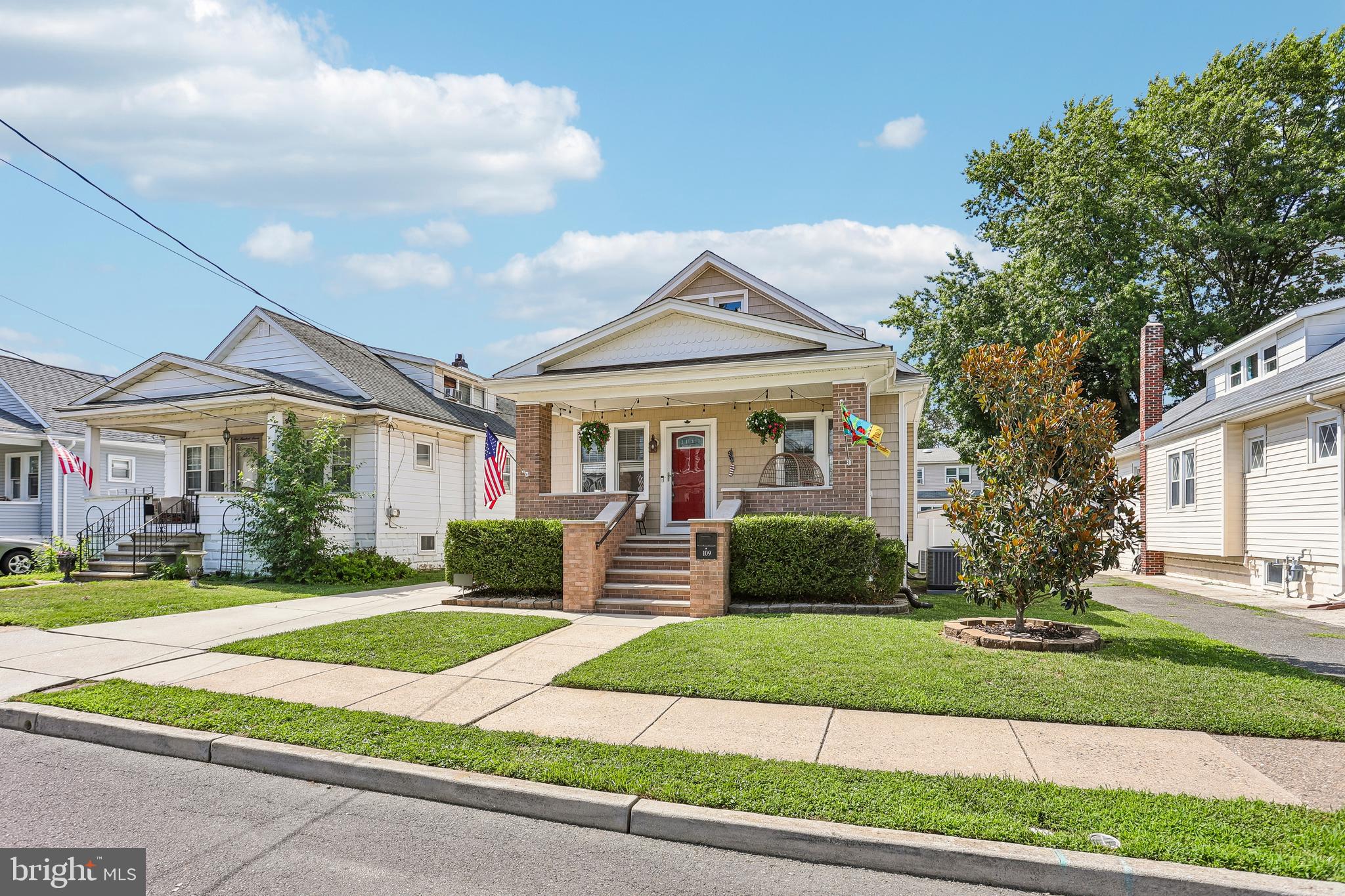 109 E OAKLAND AVENUE