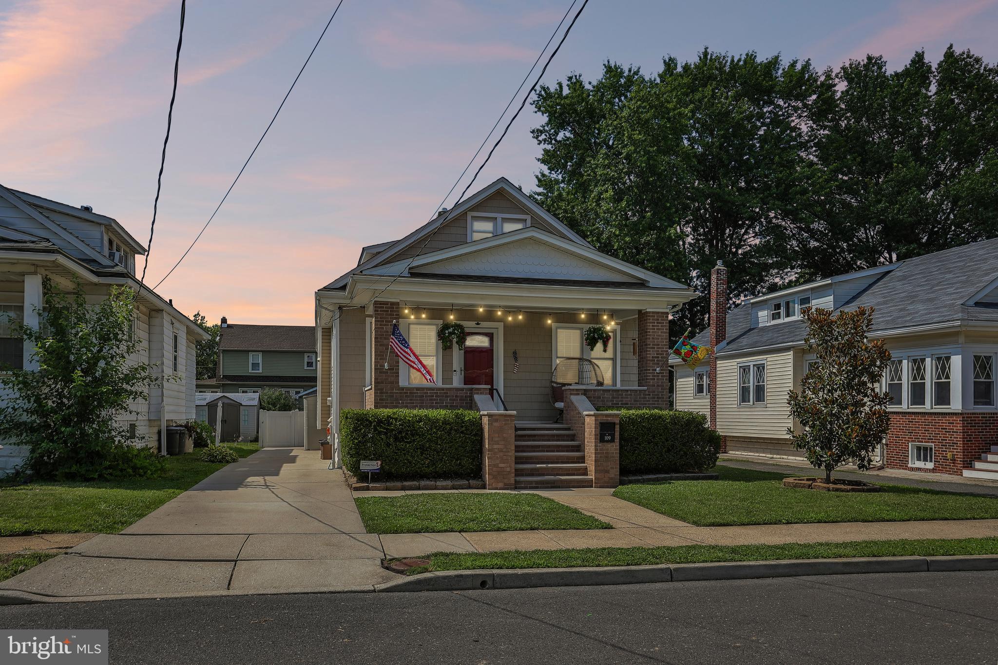 109 E OAKLAND AVENUE