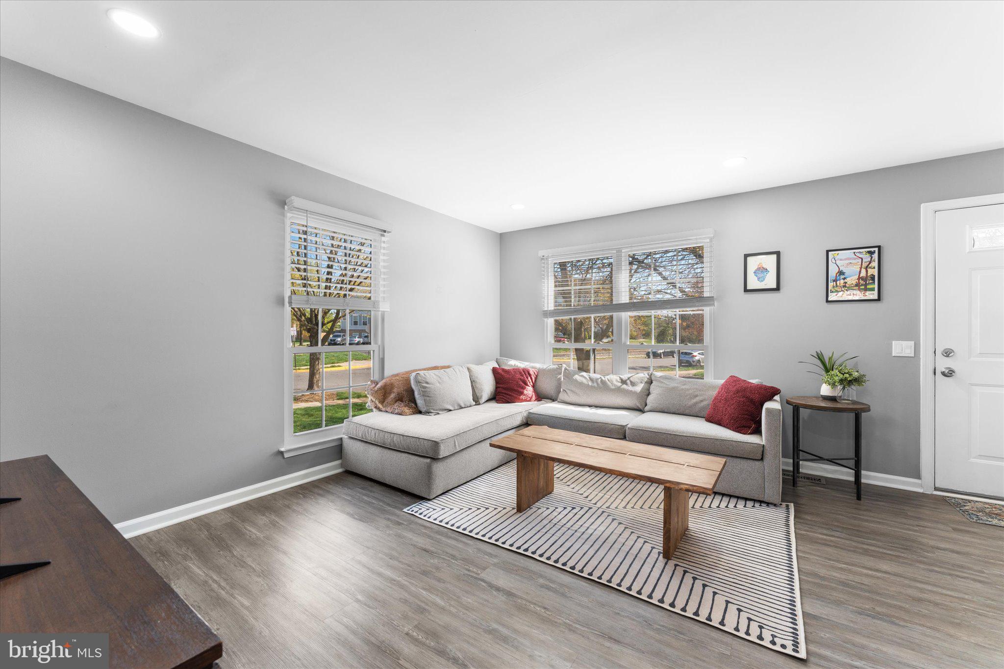 POTOMAC CROSSING - Residential