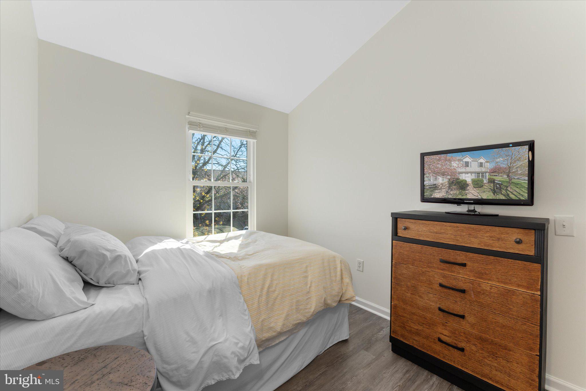 POTOMAC CROSSING - Residential