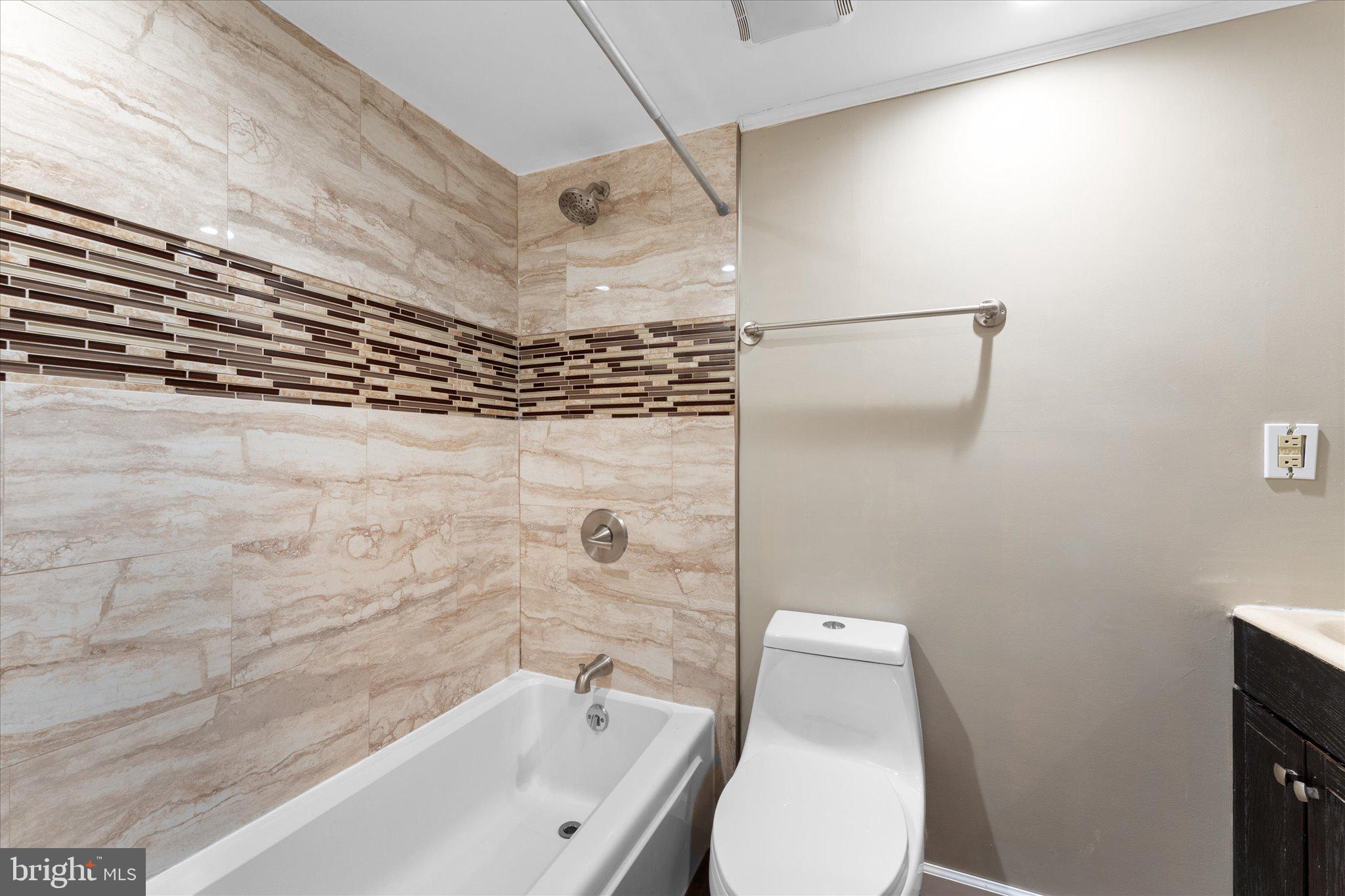 POTOMAC CROSSING - Residential