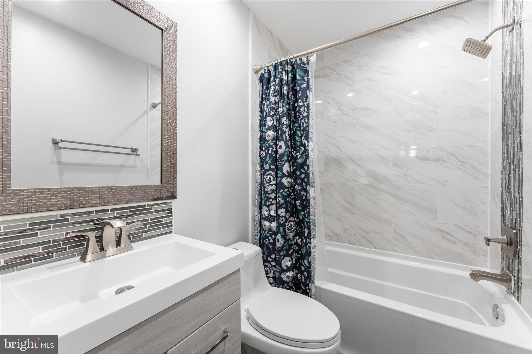 POTOMAC CROSSING - Residential