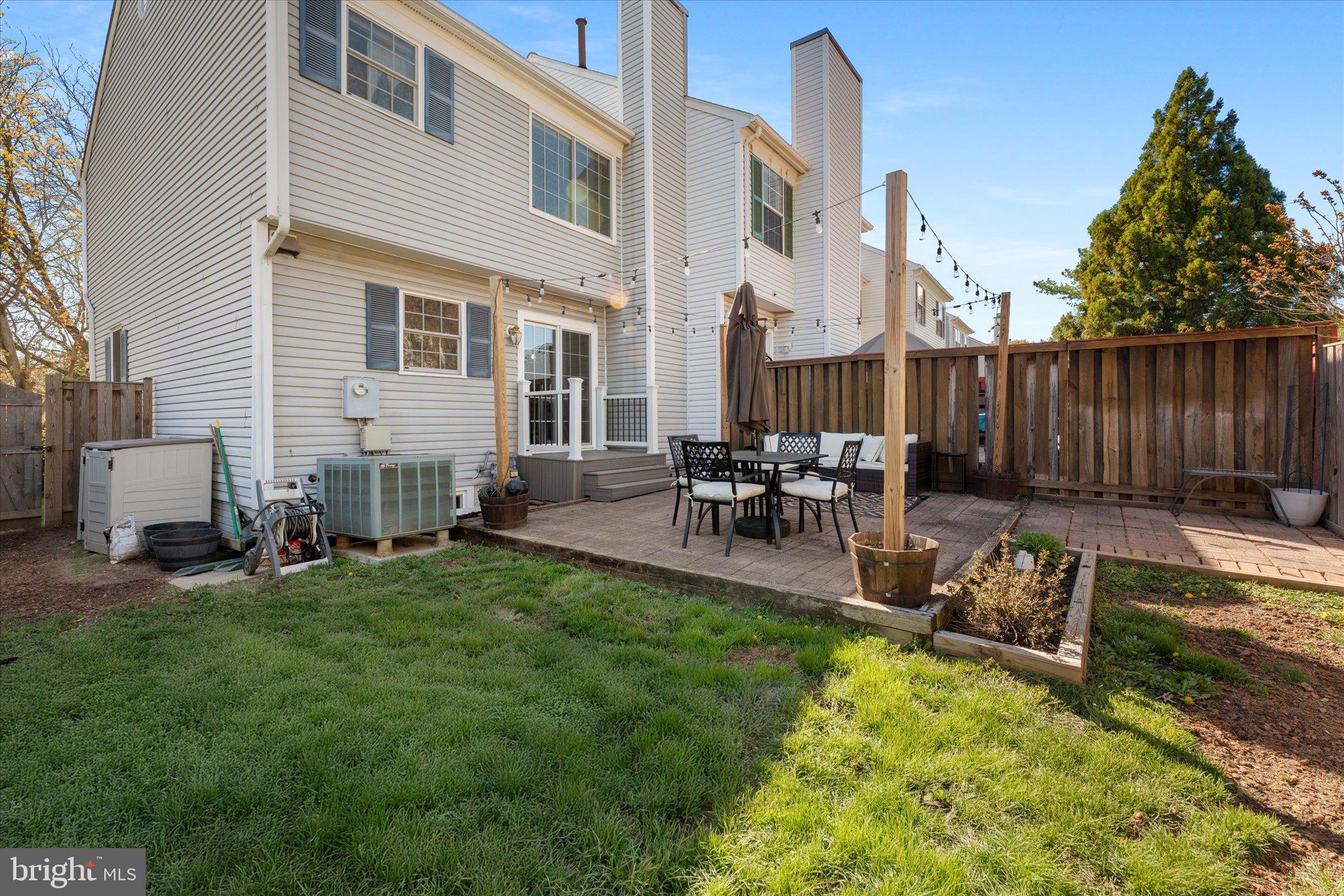 POTOMAC CROSSING - Residential