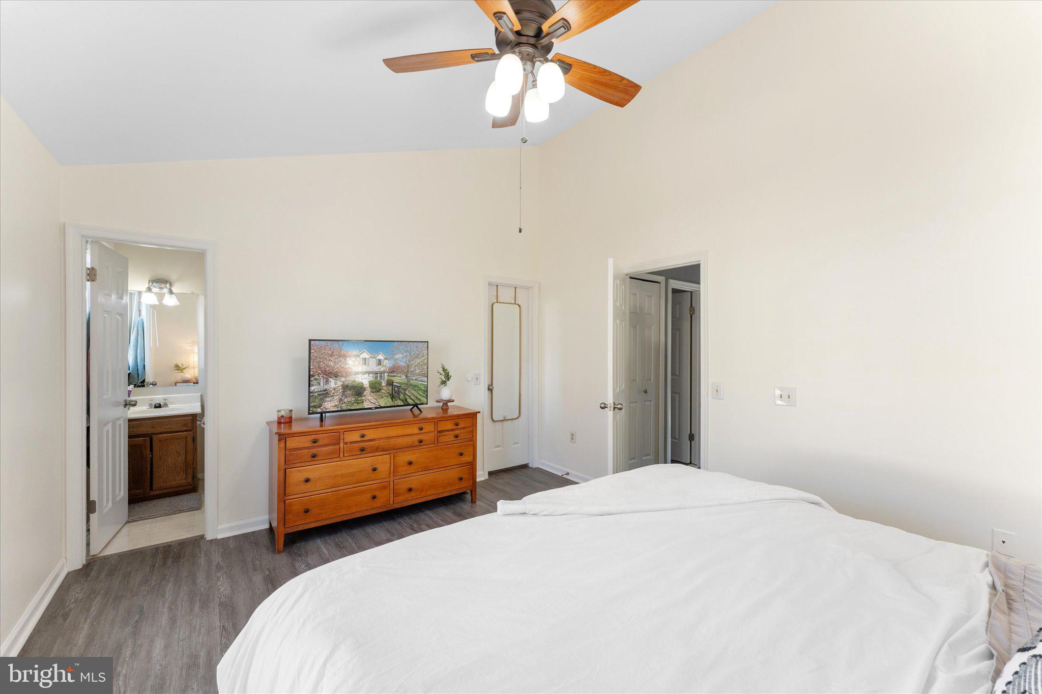 POTOMAC CROSSING - Residential