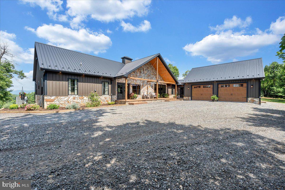415 GRAHAMS FARM ROAD