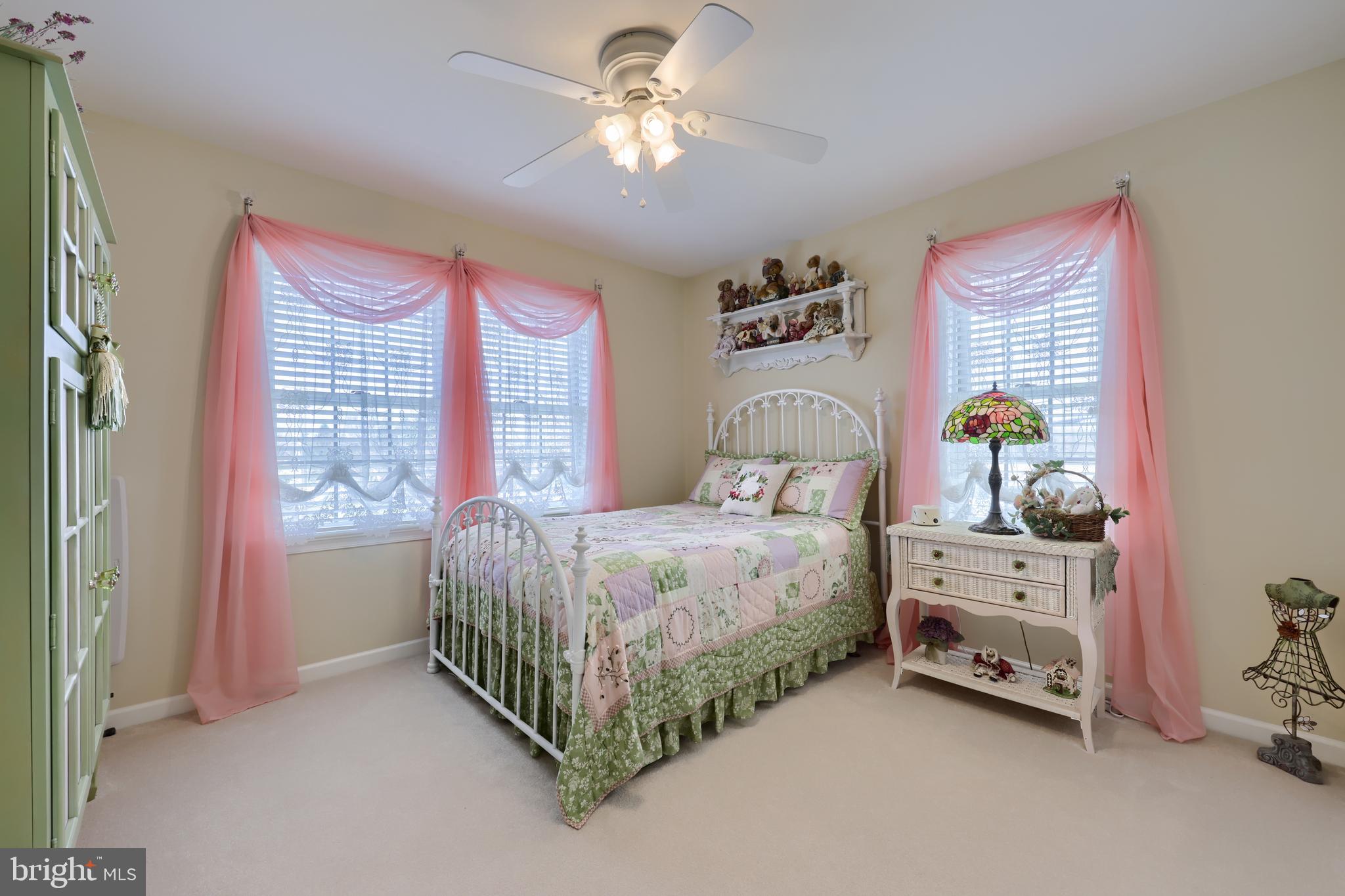 VALLEY CHASE - Residential